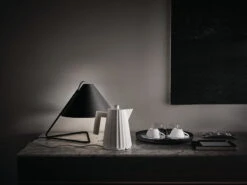 Alessi Plissé Wasserkocher, 1 L, Weiß 12 Alessi Plissé Wasserkocher, 1 L, Weiß -Alessi Verkaufsgeschäft 0008 MDL06 1 amb living A4 3500pxl