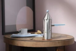 Alessi La Conica Manico Lungo Espressokocher, Stahl, Hellblau -Alessi Verkaufsgeschäft 0011 90002 100 amb 3x2