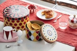 Alessi Glasgefäß Circus, 0,5 L -Alessi Verkaufsgeschäft 0038 CircusBreakfast closeup A4 3500pxl