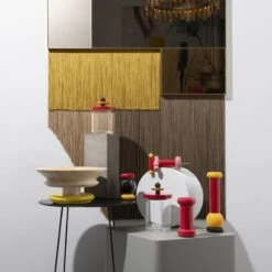 Alessi Sottsass Gewürzmühle, Mittel, Rot -Alessi Verkaufsgeschäft 18 Alessi groupage Twergi e Sottsass 2000x2000 1