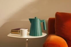 Alessi Elektrischer Plissé Wasserkocher, 1 L, Grün 8 Alessi Elektrischer Plissé Wasserkocher, 1 L, Grün -Alessi Verkaufsgeschäft MDL06 1 GR amb H