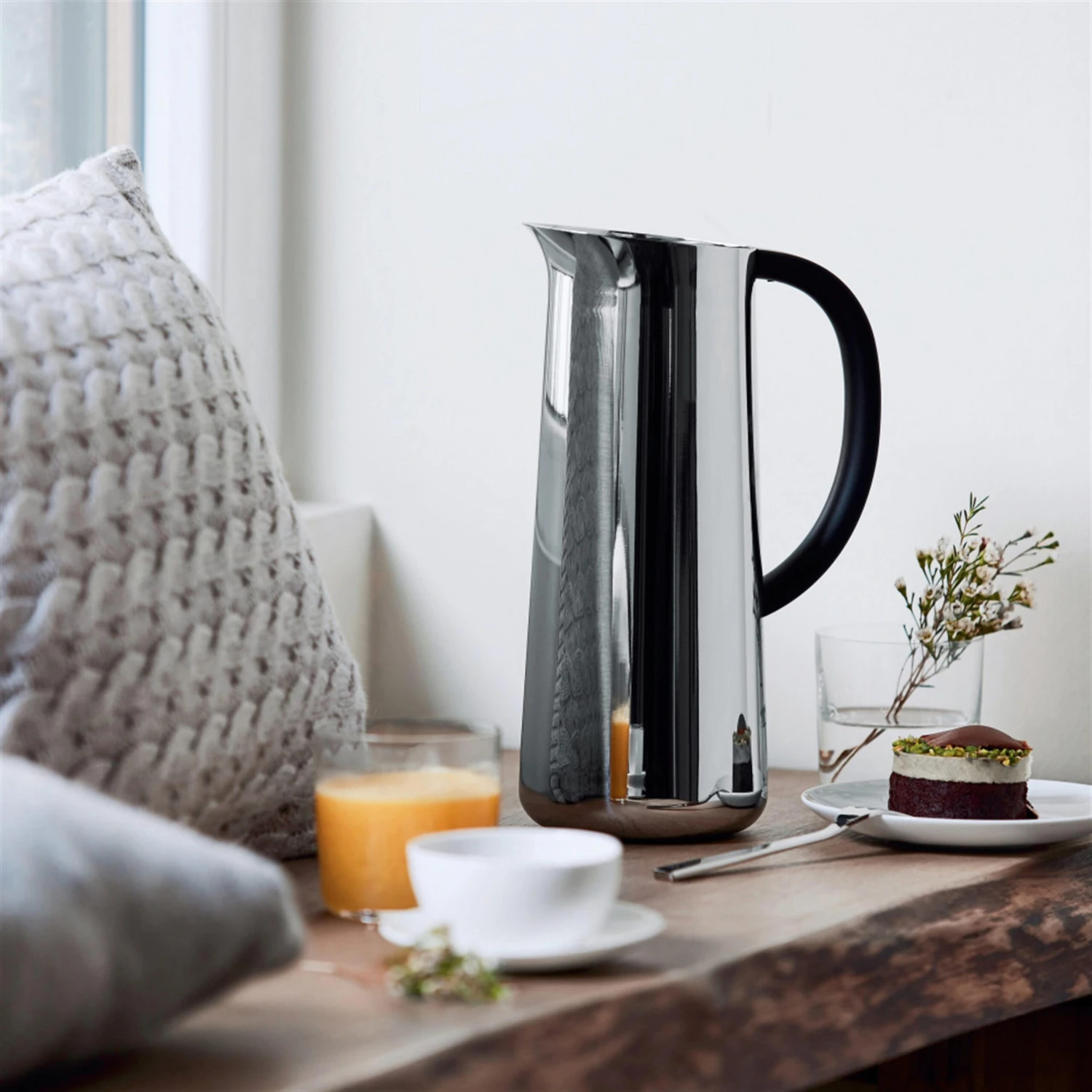 Alessi Nomu Thermoskanne 4 Alessi Nomu Thermoskanne – Bild 2